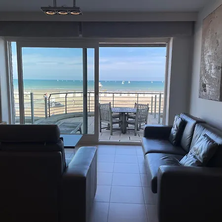 With Frontal Sea View Apartment